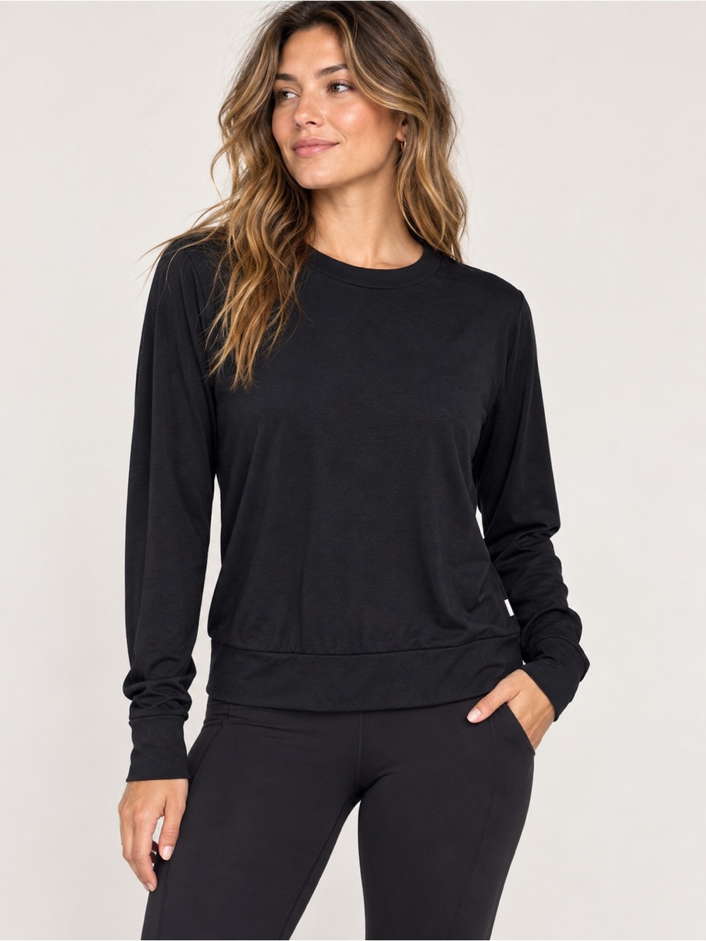 Vuori Daydream Crew Black Lightweight Strato Tech Long Sleeve Top